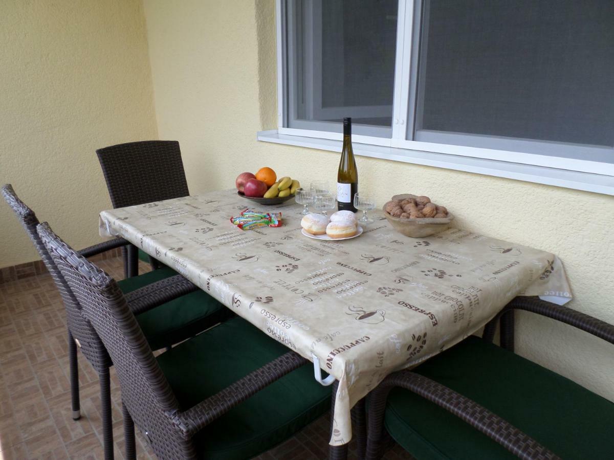 Szabadido Vendeghaz Apartment Revfulop Luaran gambar